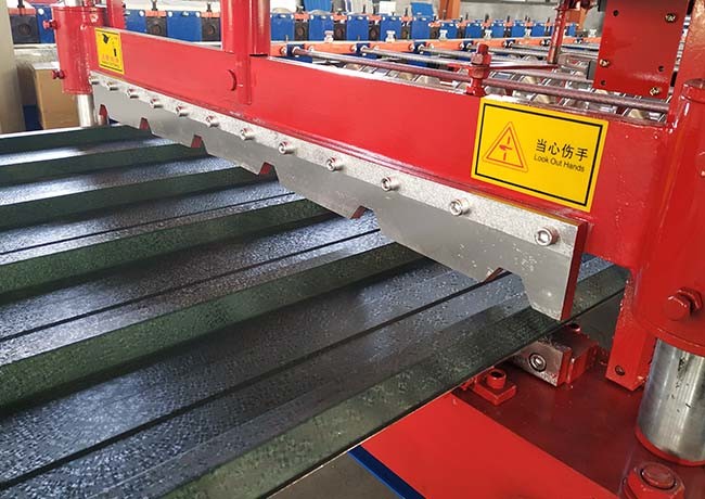 Zinc Plating Colored Steel Profile Roll Forming Machine Speed 20-25 M / Min