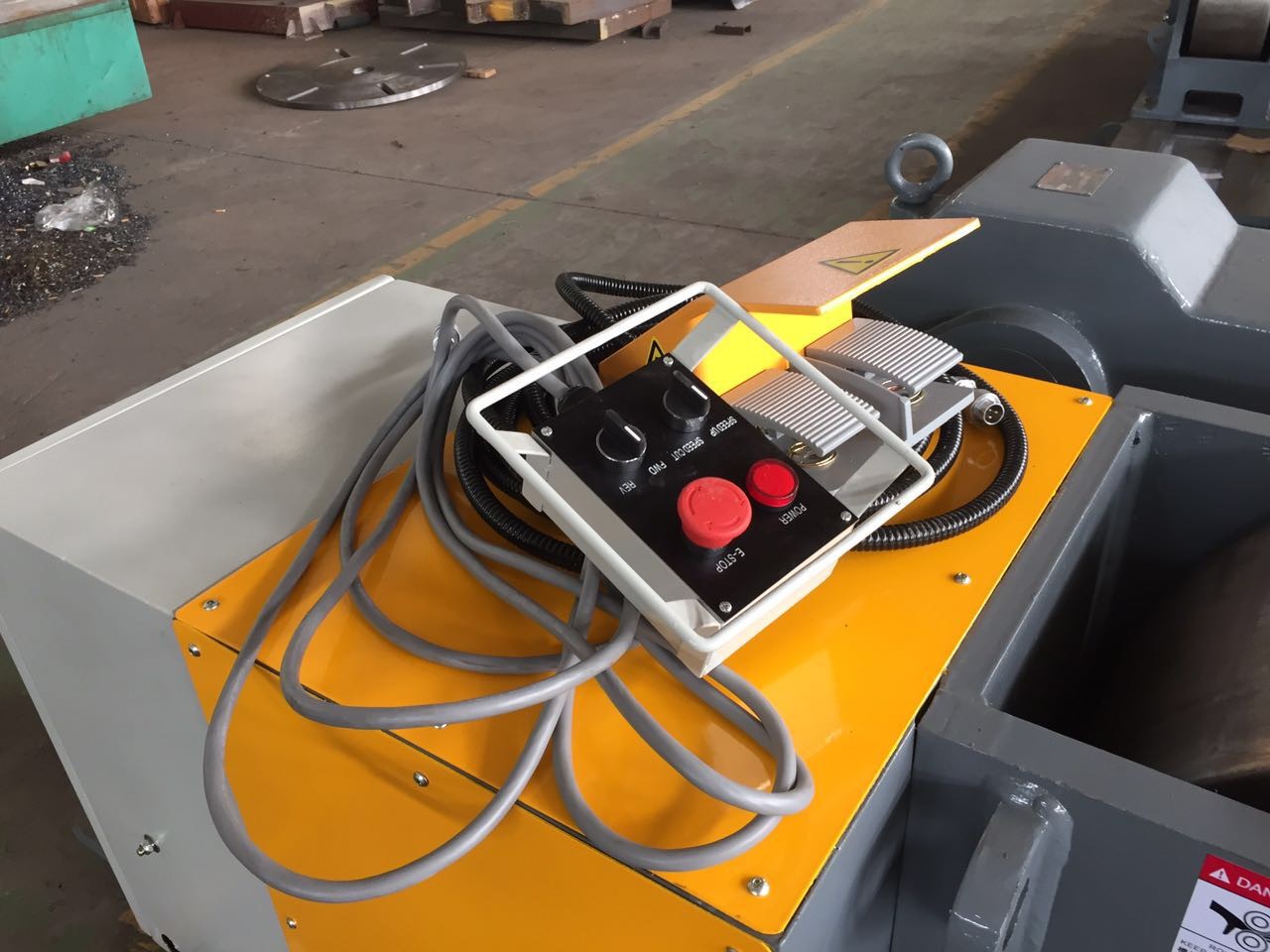 Bolt Adjustment 20 Ton Conventional Tank Turning Rolls With 2*1.1 KW Double Motor