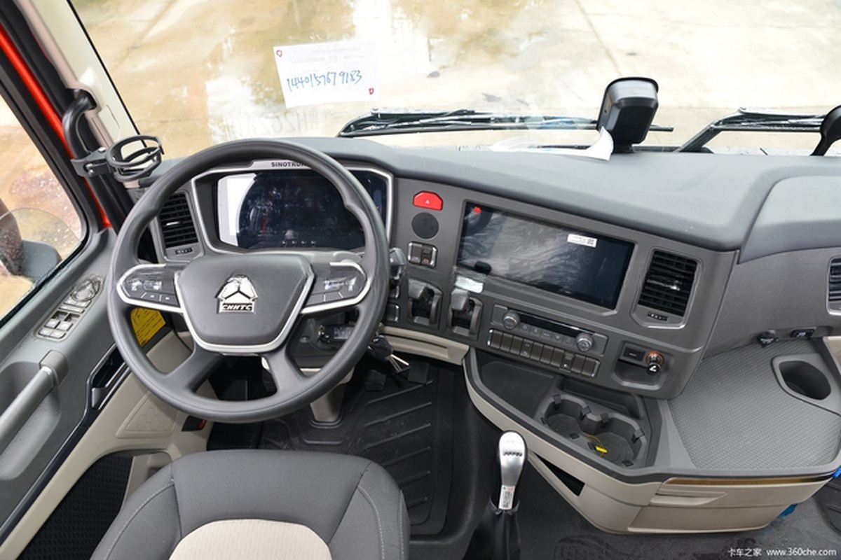 560HP Heavy Sinotruk Special Vehicle SITRAK LHG Powered Trucks With Multimedia System