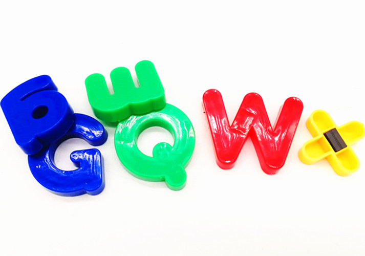 Magnetic Alphabets and Numbers Plastic Material with Plastic Box, Custom Different Colors, Fit for All Tinplate Board an