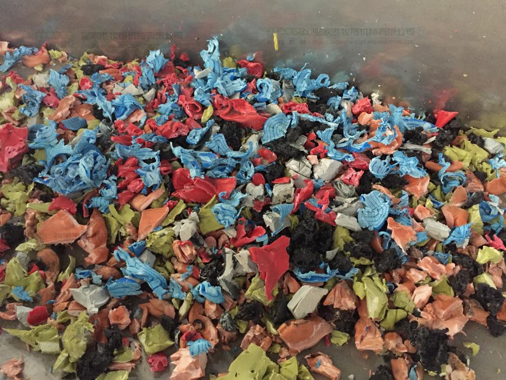 Flake Plastic Waste Shredder Machine Carton Paper 2000kg/H Water Bottle