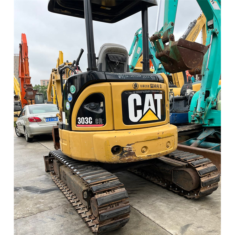Cat 303 Mini Excavator Made in Japan with Original Hydraulic Valve in Good Condition