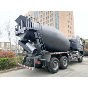 HOWO NX Lightweight Mixer Truck with 25T Payload and 300-400hp Maximum