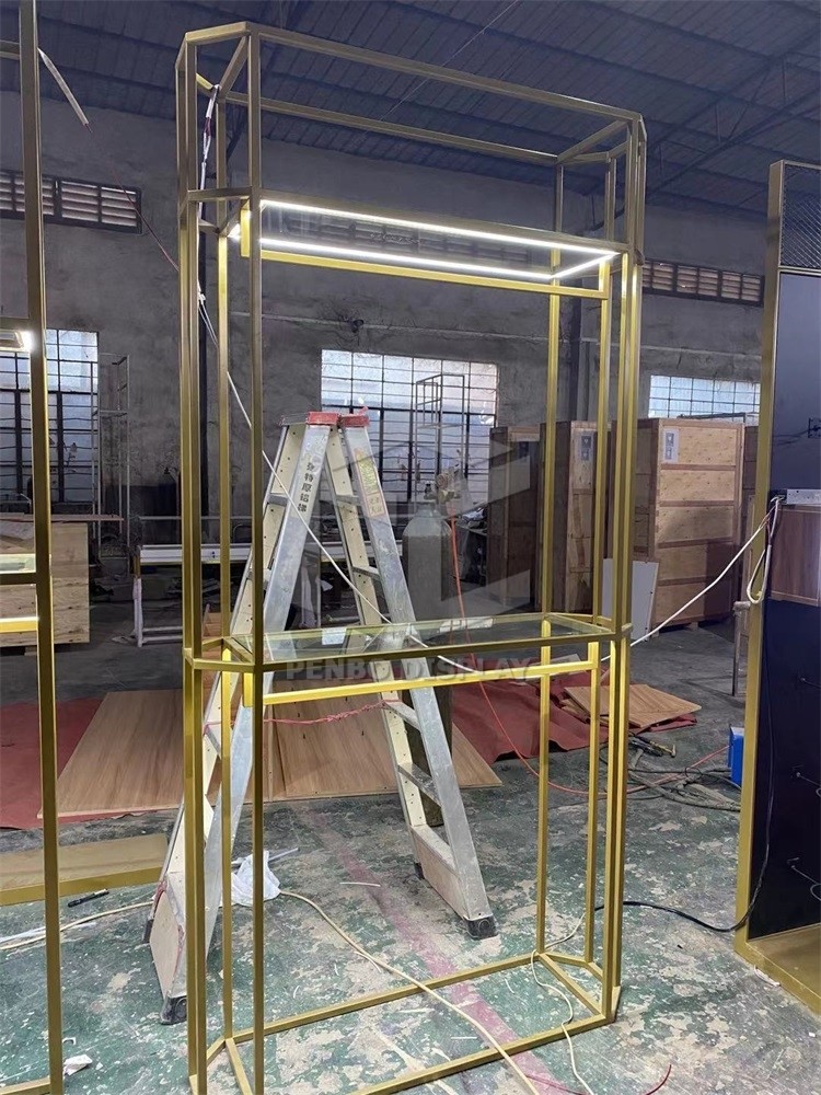 T4 Light Clothing Shop Display Furniture Electroplate 201 Stainless Steel Display Stand