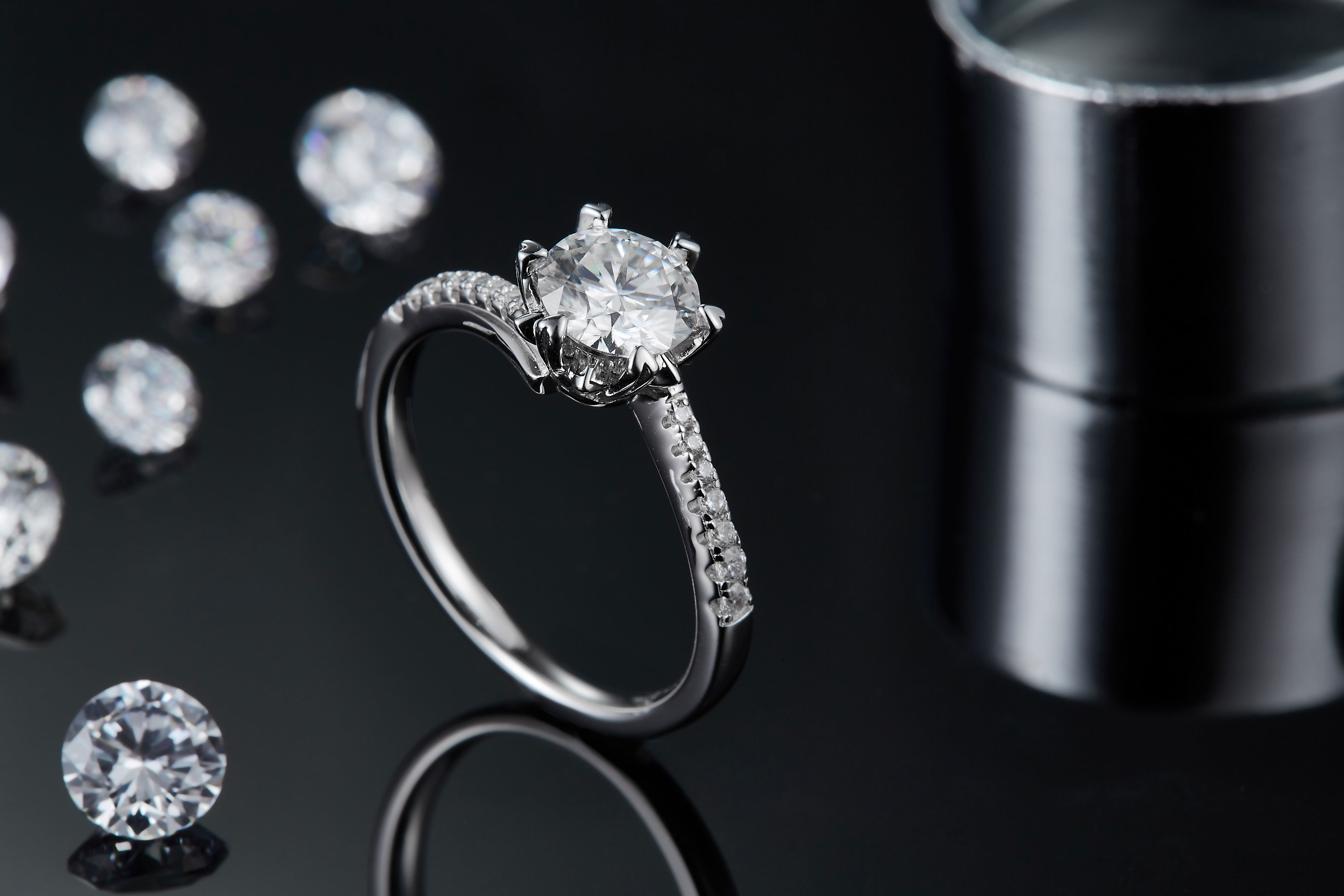 925 Sterling Silver Jewelry Diamond Moissanite Engagement Rings Round Shaped Dainty Band Ring