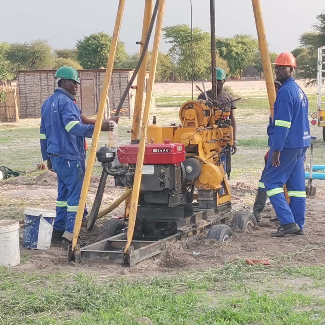 200m 600kg Crawler Drill Machine For Accurate Exploration