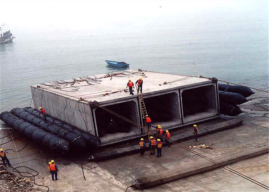 The world's best-selling inflatable rubber airbags assist ships in launching and launching, and can be customized