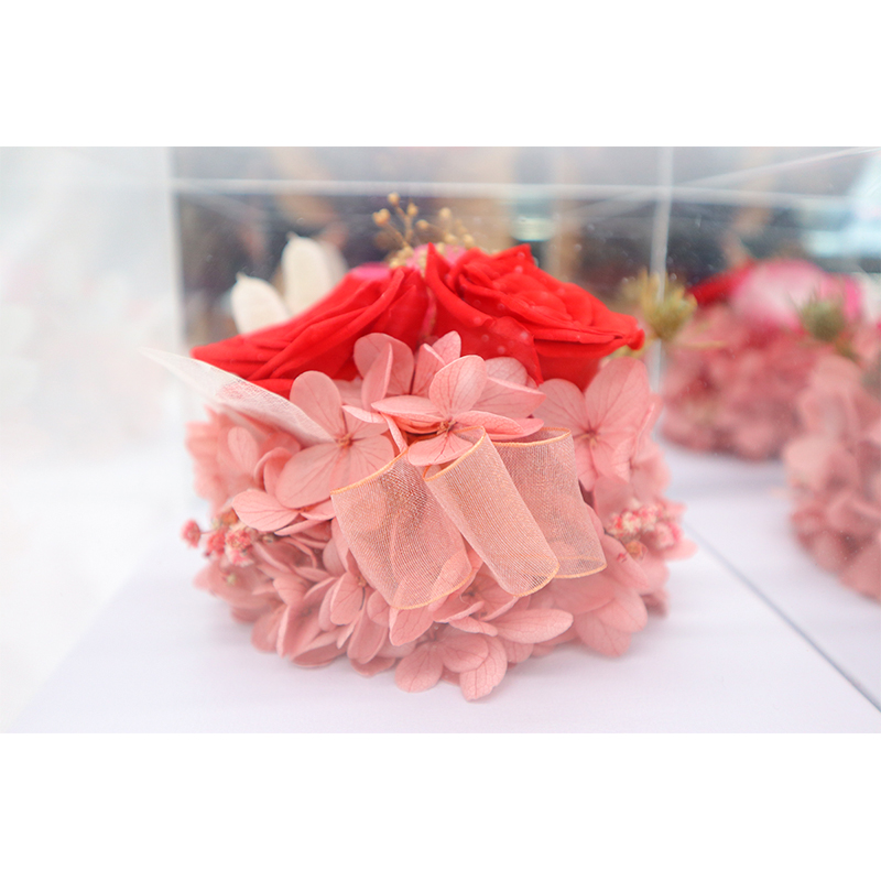 Environmental Friendly Luxury Flower Box Keeping The Fresh Of The Love Forever
