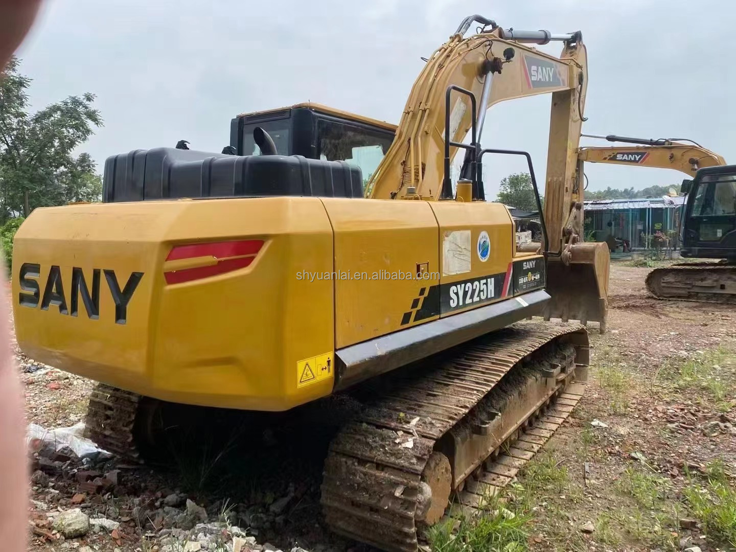 Sany225C Excavator Efficiently Working Forward Flow Generation with MITSUBISHI Engine