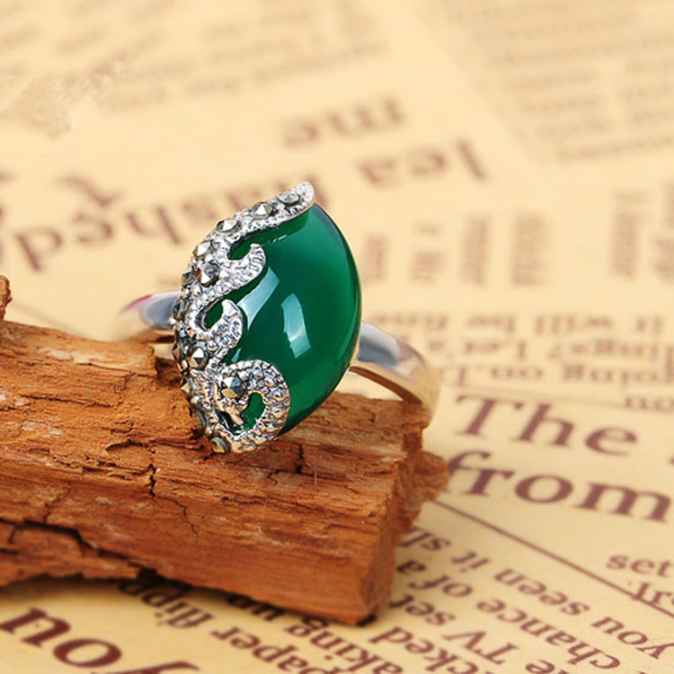 Thail Sterling Silver with Green Agate and Marcasite Ring (R121403)