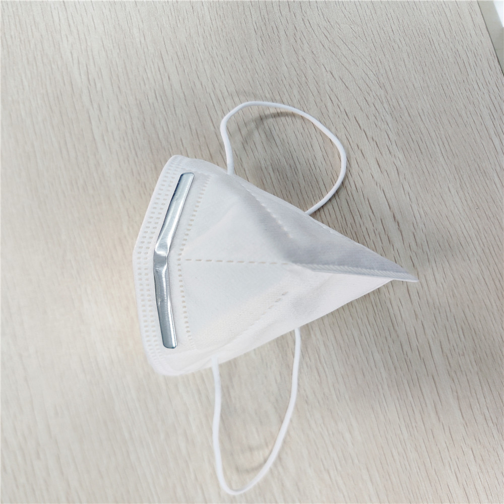 Folding 10*15cm KN95 Face Mask Non Woven Materials For Breathing Protection