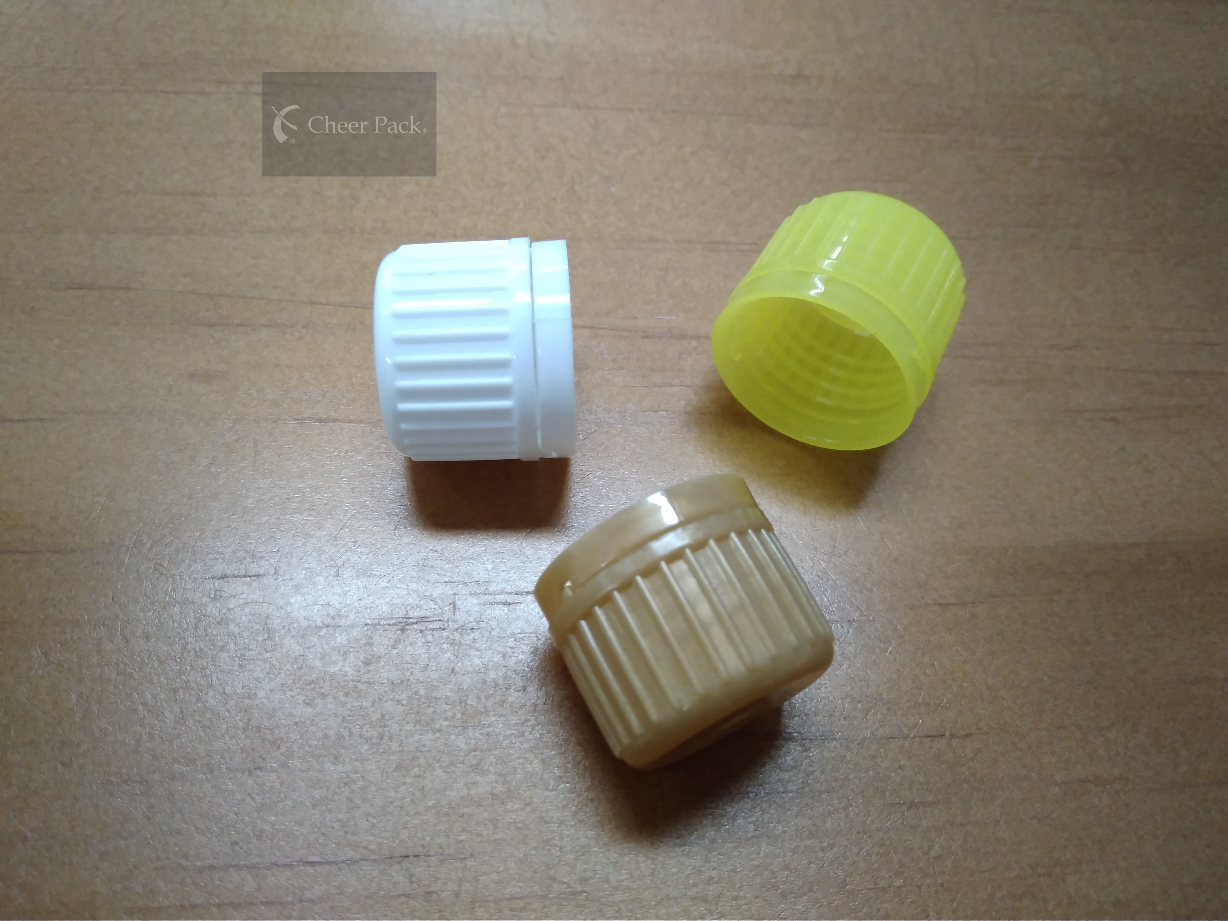 Colorful Professional Twist Spout Cap PE Materials With 16 Millimeter Inner Diameter