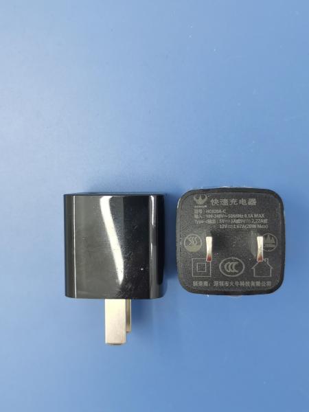 White Charging Fast Charging Wall Charger For US Plug 12V Output Universal