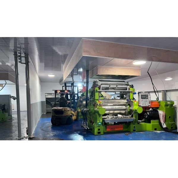 XK-550 Type Rubber Mixing Mill with 100kg Batch Capacity and 1500mm Roll Working