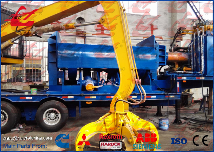 Mobile Baler Logger Portable Scrap Metal Baler Trailer Mounted And Grab Full Automatic Control