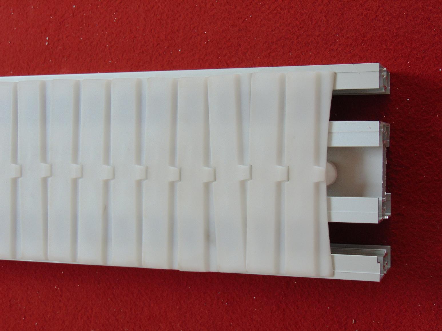 flexilbe conveyor chains