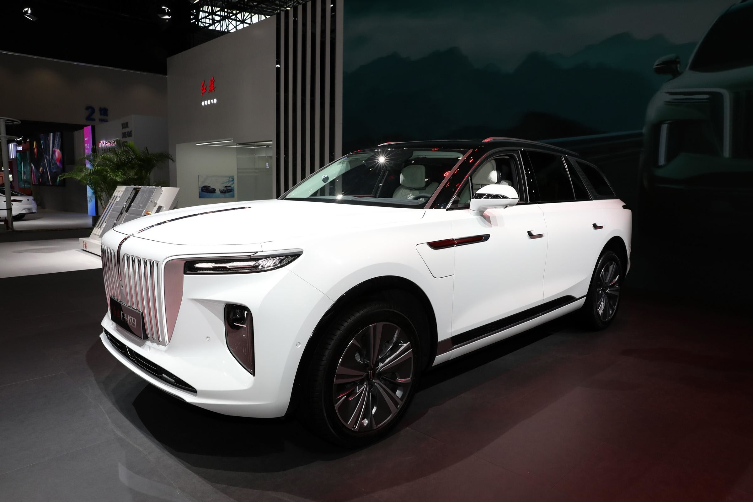 Traction Control Long Range SUV Hongqi E HS9 Auto Electric Cars Dual Motor 4WD