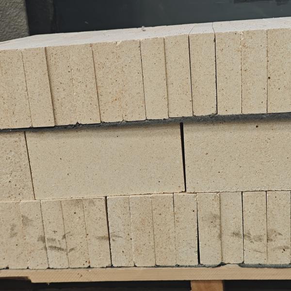 Good Slag Resistance Fire Clay Brick 1650℃ High Alumina Refractory Insulation