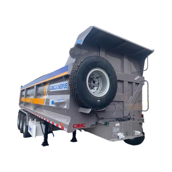 A 100 ton dump truck overturned in a Chinese factory, and a 3-axle-4-axle semi