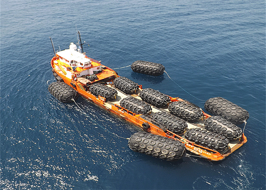 Pneumatic Marine Fender Yokohama Inflatable Natural Rubber Fender With Chain Net