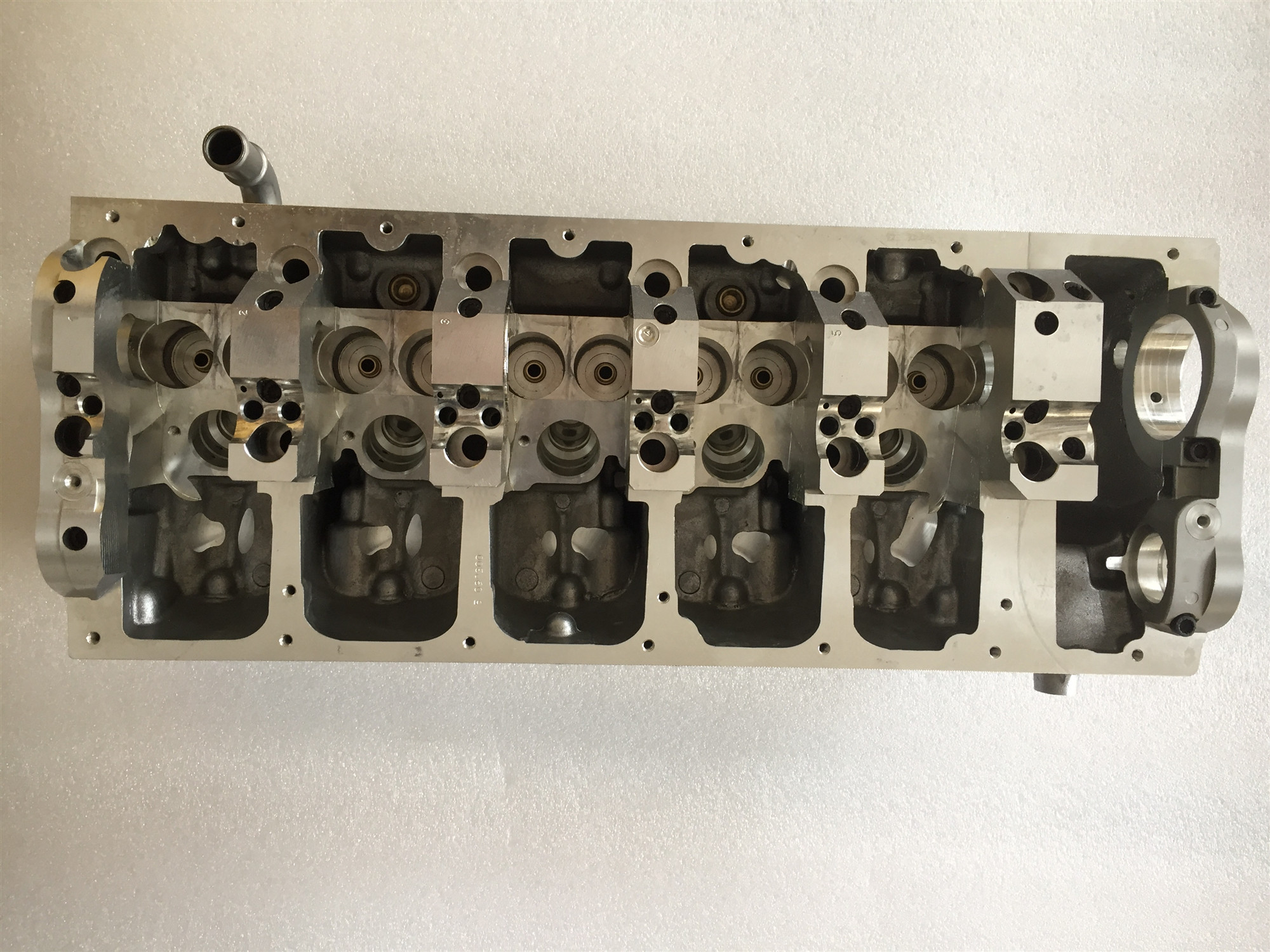 VW Crafter Diesel Engine Cylinder Head Amc 908712 OEM 070100363D