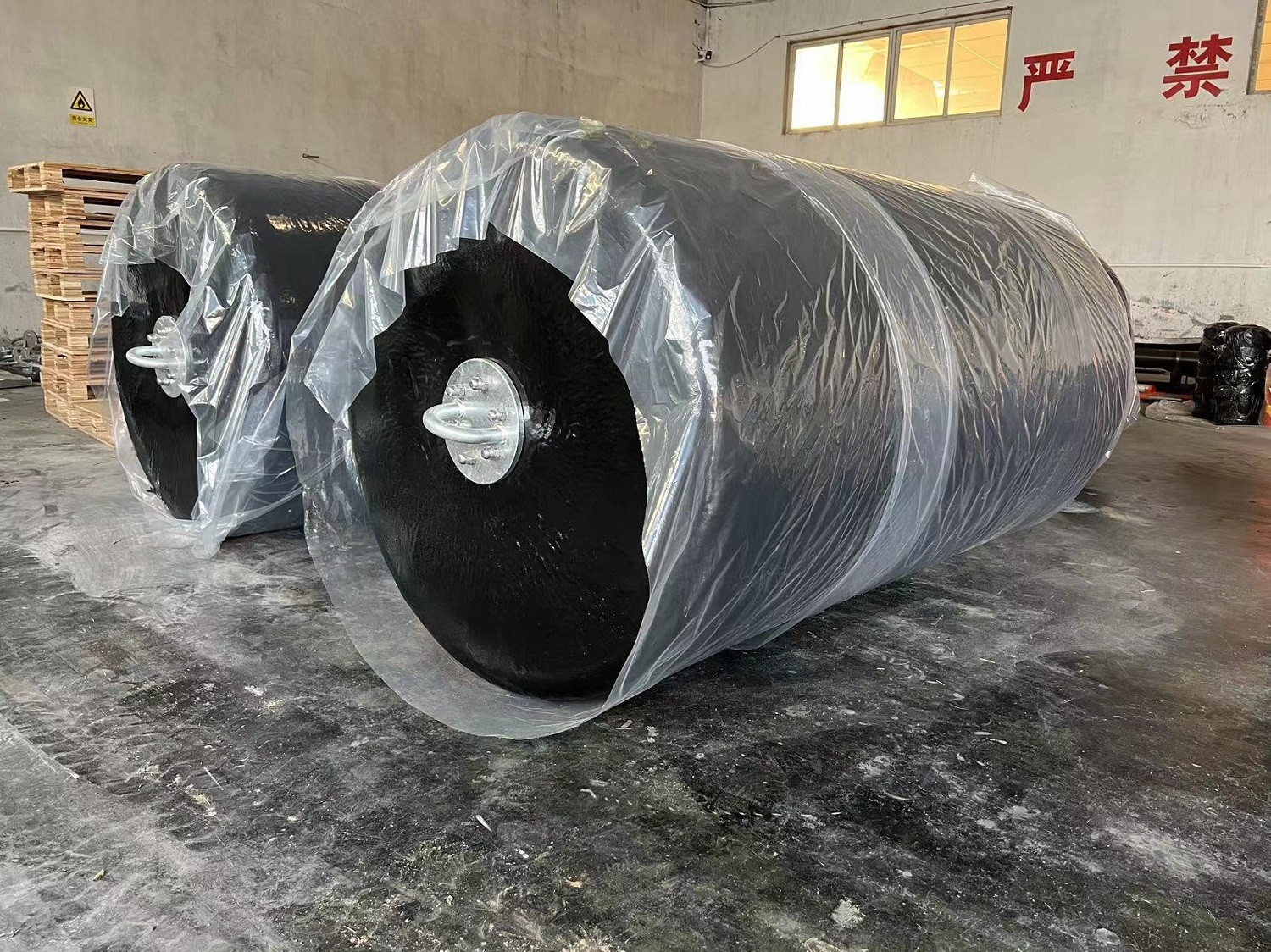 Impact ISO17357 Standard Polyurethane Foam Filled Fenders For Ship Dock Protection