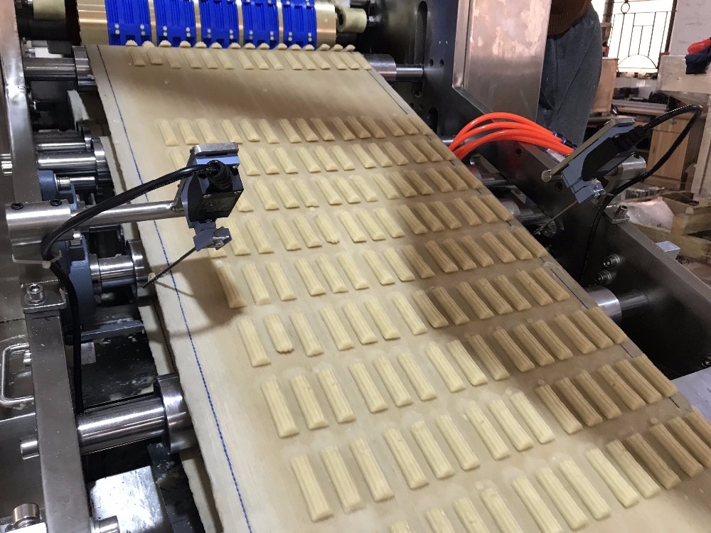 Width 400mm 120kgs/Hr Fully Automatic Biscuit Making Machine For Small Business