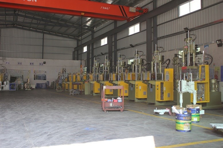 20 Ton ABS Hydraulic Vertical Injection Moulding Machine 260mm Distance Between Tie Bars