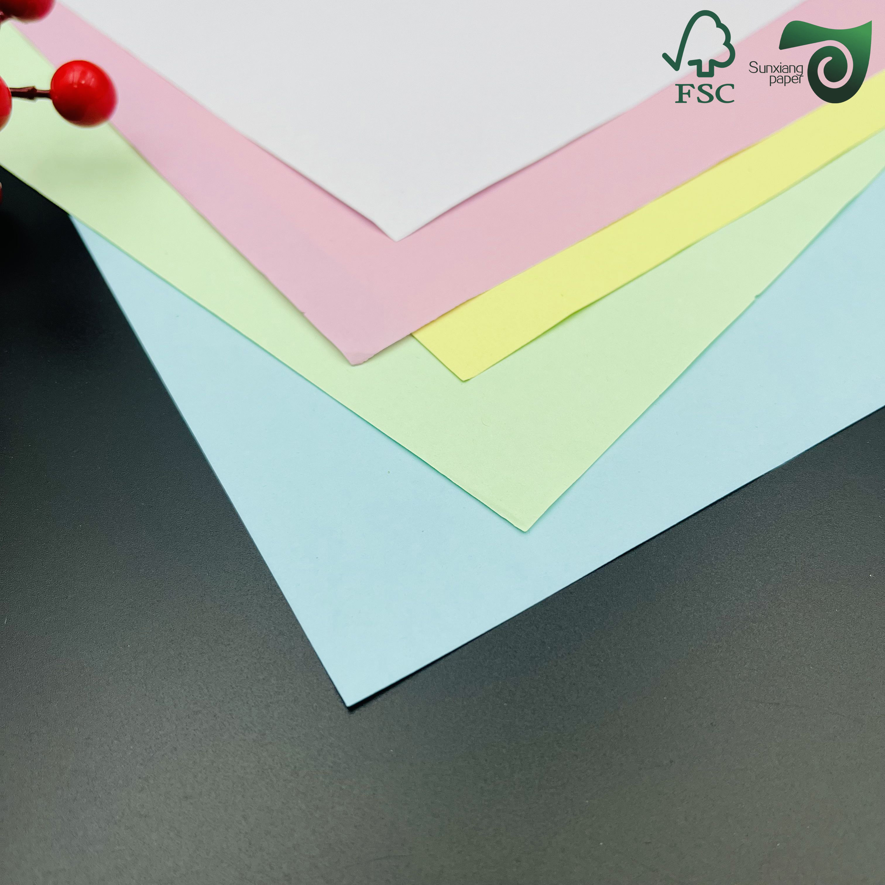 FSC Eco Friendly Colorful Carbonless Copy Paper For Receipt Printing