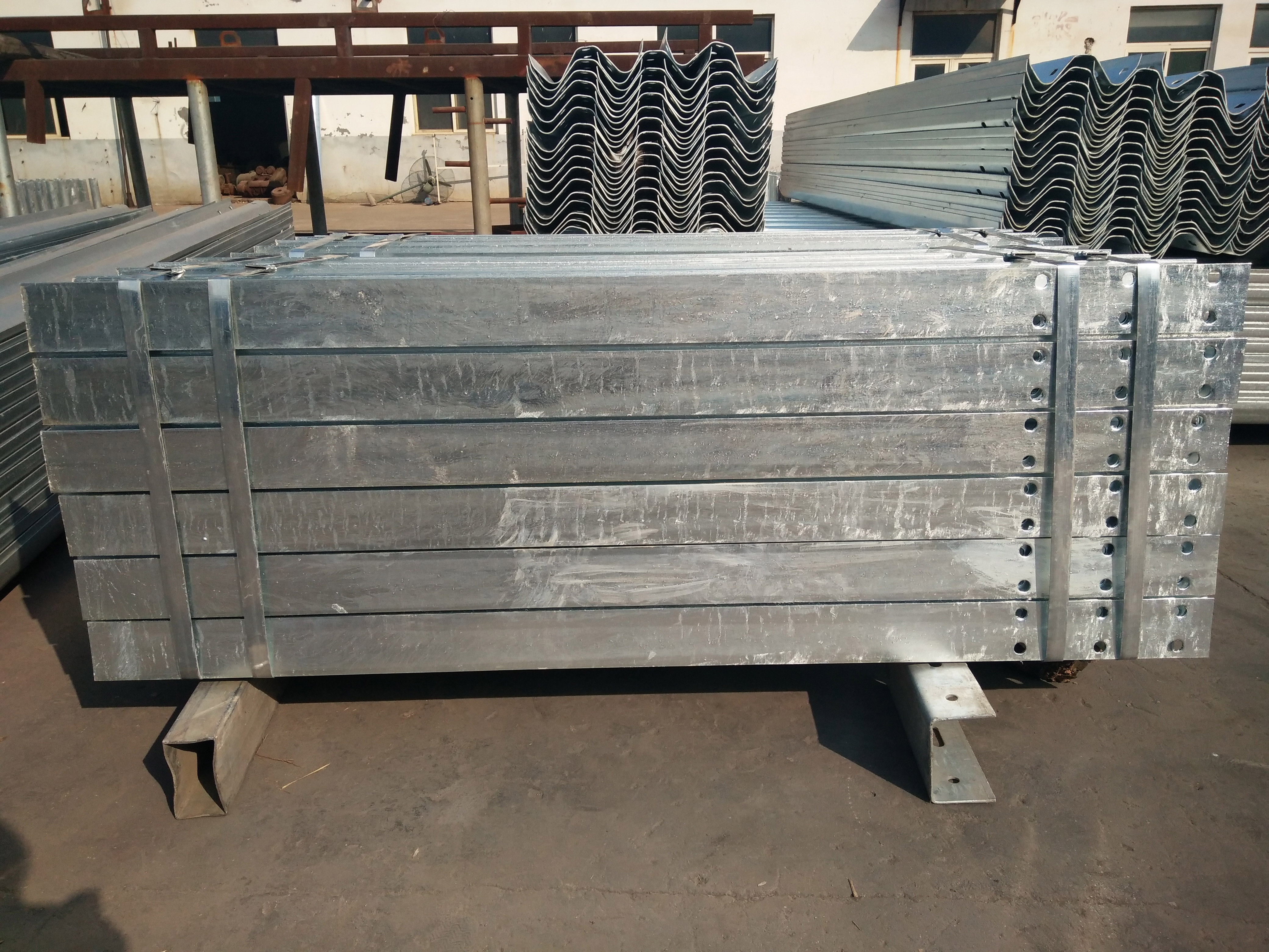 Road Traffic Safe Highway Guardrail Spacer and Posts for Anti-corrosion Road Safety