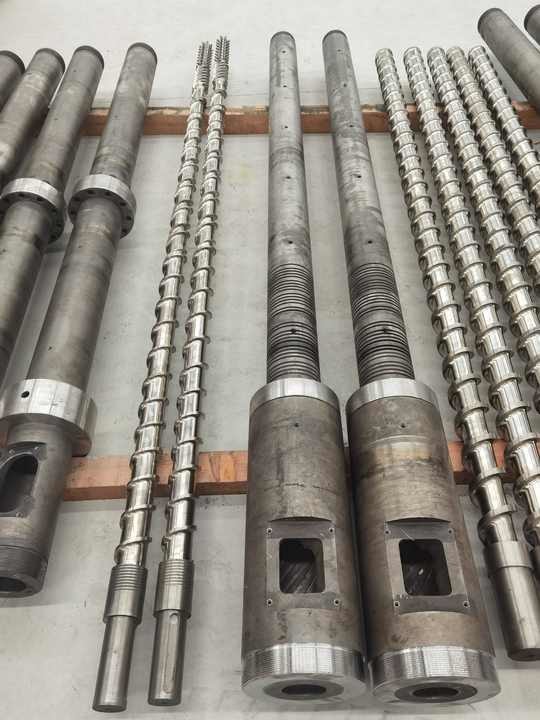 OEM ODM 38CrMoAlA Single Screw Extruder Screw Barrel For Recycled Pvc / Pe Plastic Extruder Machine