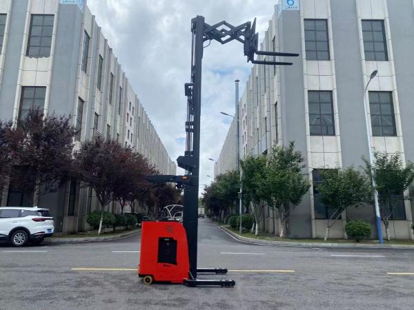 Electric Double Extension Forward Shift Forklift Capacity 1600 KG Lifting Height