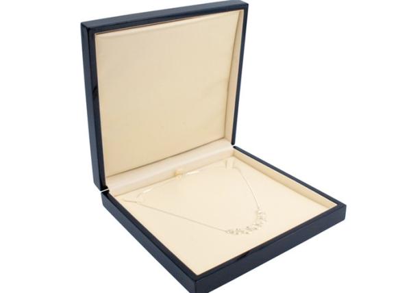 Portable Women Wooden Jewelry Box Hot Stamp Printing Custom Logo Color 8 * 8 * 4