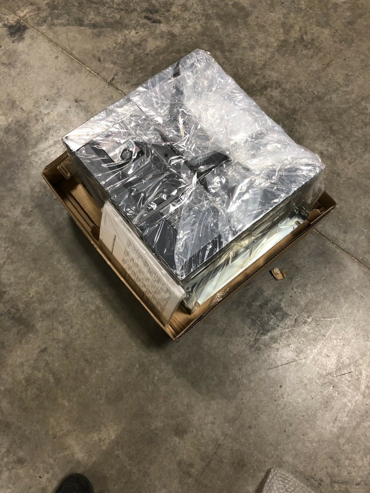 FR-A820-01870-E160 Rated Voltage 230 V Product Condition New Output Voltage 230 V Output Amperage Rating 187 A Rated Am