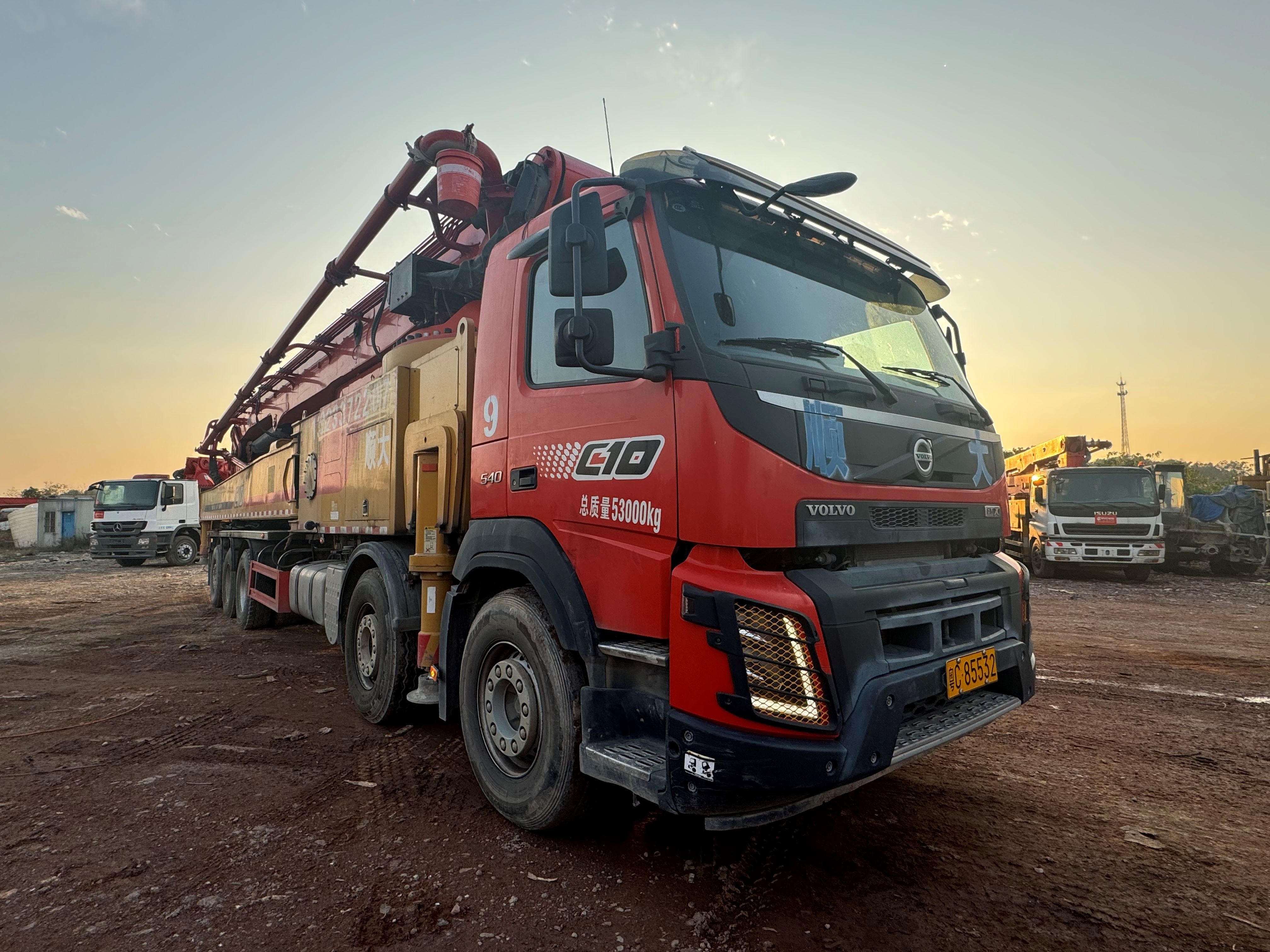Concrete Pump Truck 67 M Installed Volvo Chassis Customized To Lengthen The Pump Pipe