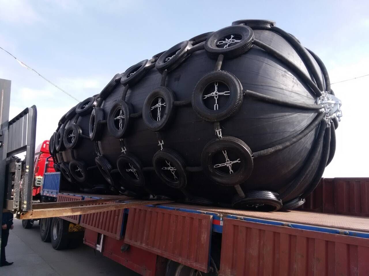 50KPA/80KPA Pneumatic Marine Fender ISO17357 Yokohama Floating Fenders