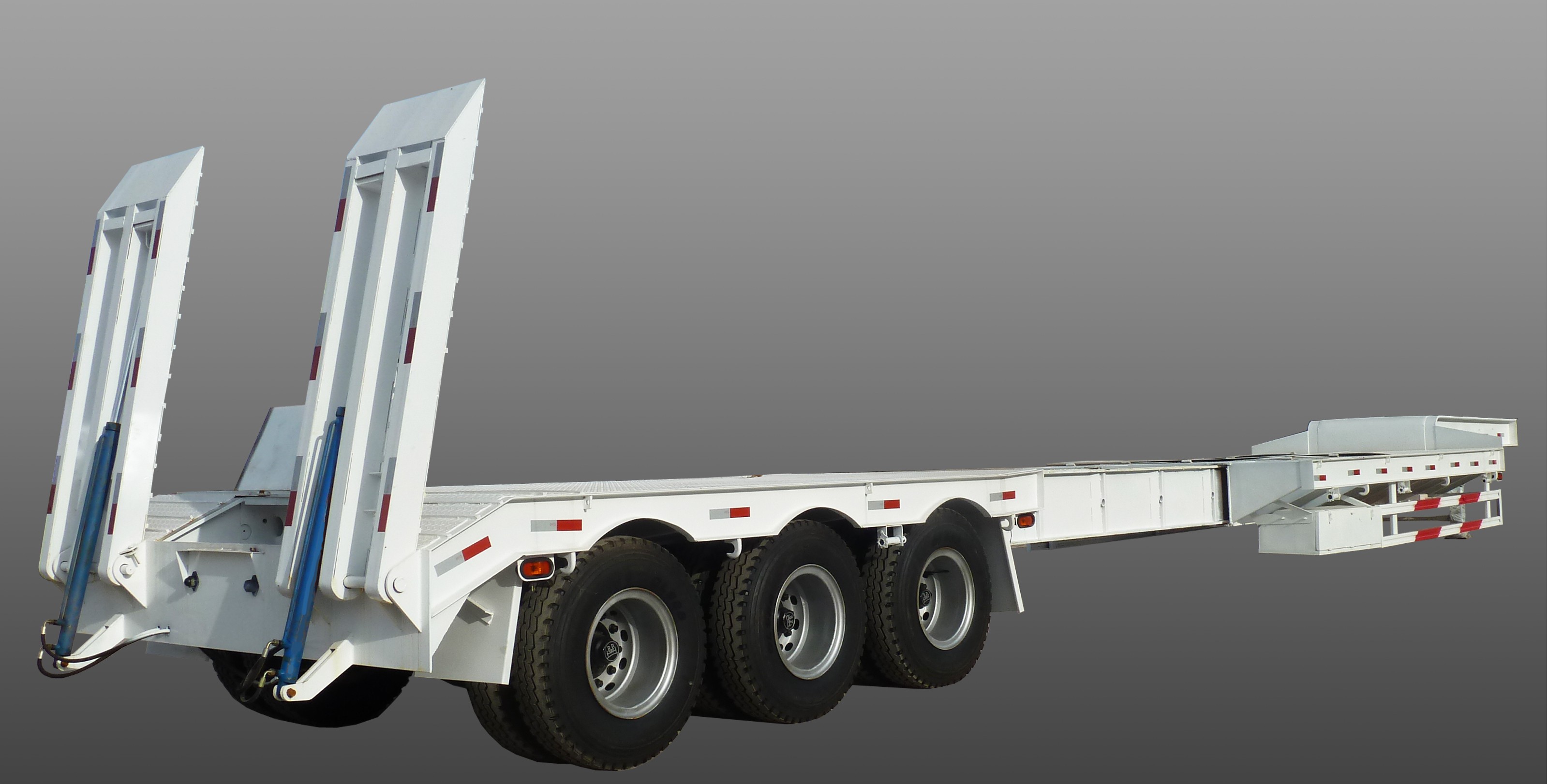10m Hydraulic Mobile Trailer Telescopic Low Bed Semi Truck Trailer with 12R22.5 Tires