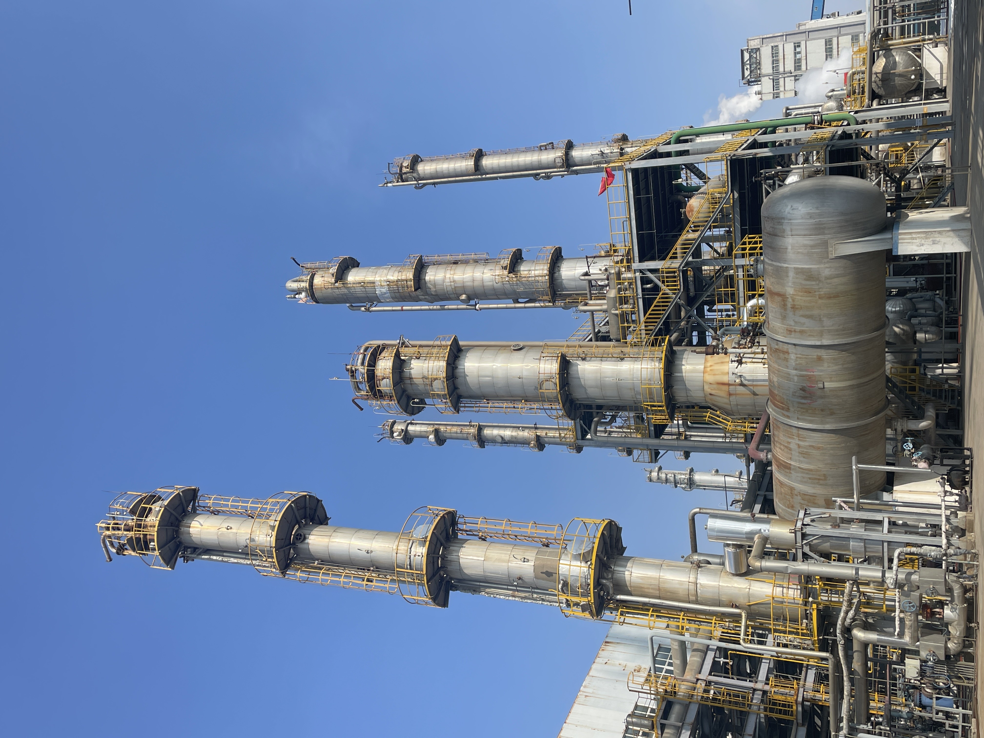 Cylindrical Welded Chemical Cooling Tower Carbon Steel Industrial Column Tower