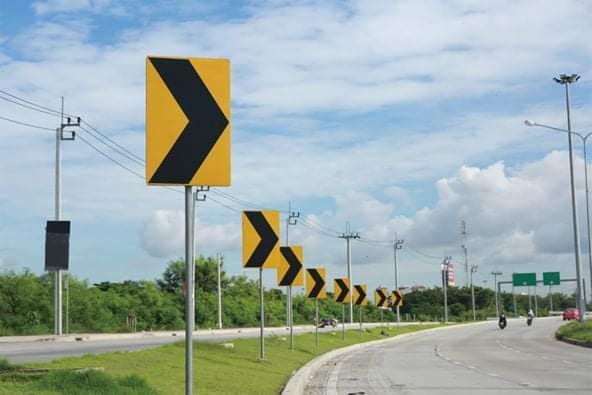 Yellow Display Customized Aluminum Reflective Vinyl Spring Up Road Safety Traffic Sign