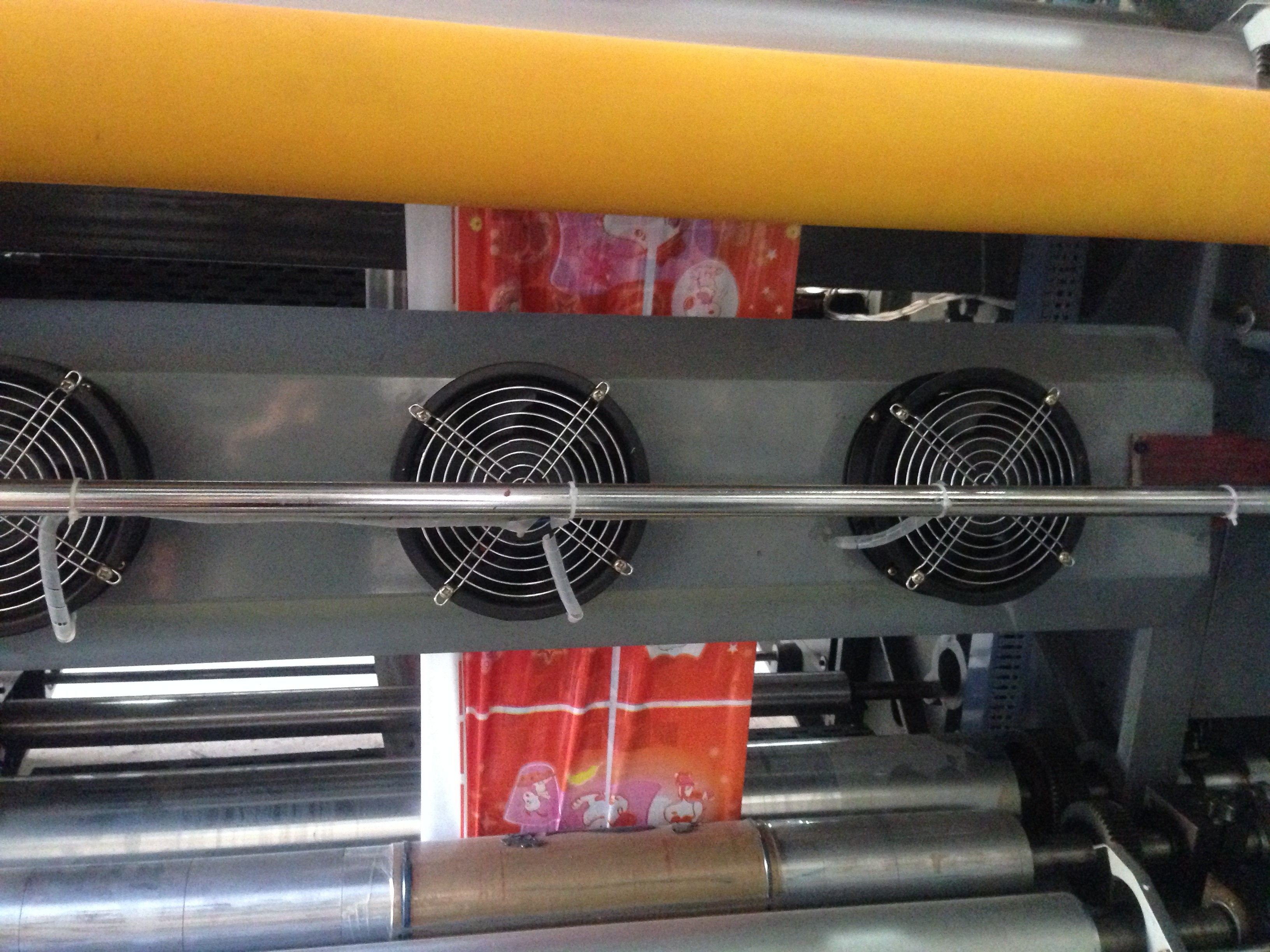 Economic Six Color Central Drum Flexo Printing Machine with 6 Color UV DIE CUT SLITTING SERVO for Auto Sticker Label