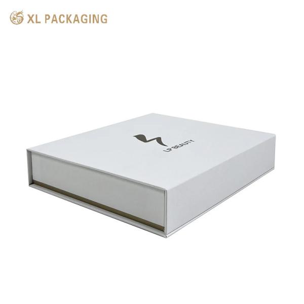 White Magnet Paper Box Gold Foil Logo Magnetic Closure Gift Box Packaging Skin