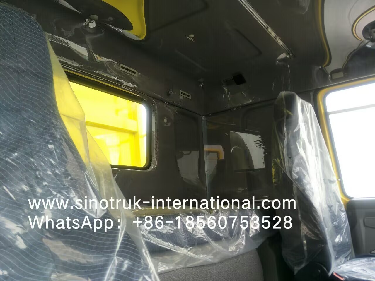 SINOTRUK HOWO 400HP Tipper Dump Truck For Construction A7 Yellow ZZ3257V3847B1