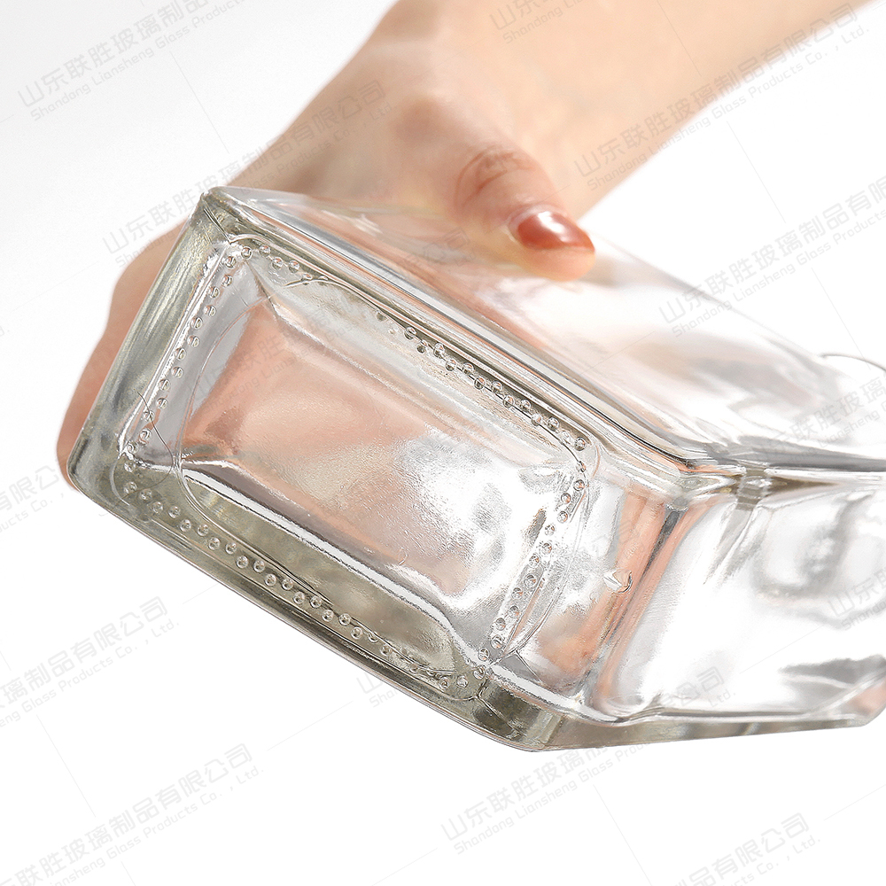 Flat Square Customized Glass Bottle For Gin Whiskey Rum 500ml 750ml 700ml