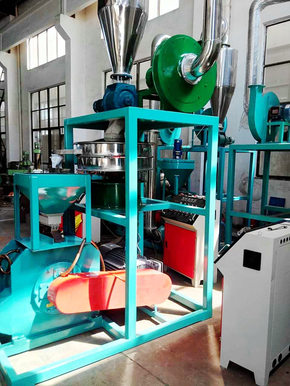 100 Mesh Grinder Machine For Plastic , Vibration Plastic Scrap Machine 380V
