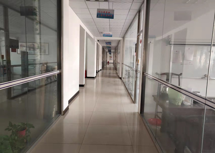 Silver Yellow Knitted Wire Mesh For Automotive And Industrial Applications