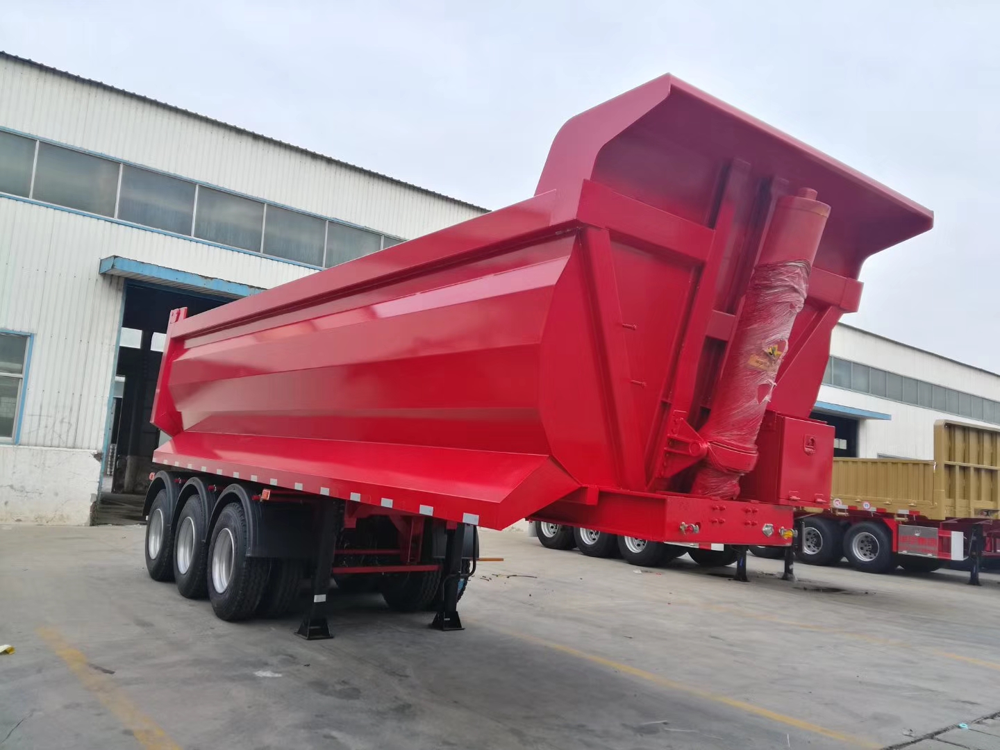 Steel 32 Cbm 60 tons U shape truck body End dumper trailer truck for farm from Aotong