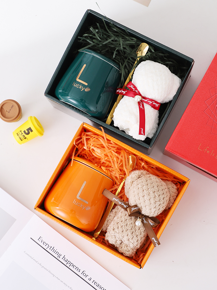 Antimicrobial Ceramic Wedding Souvenirs Multiple Colors High Aesthetic Towel Water Cups