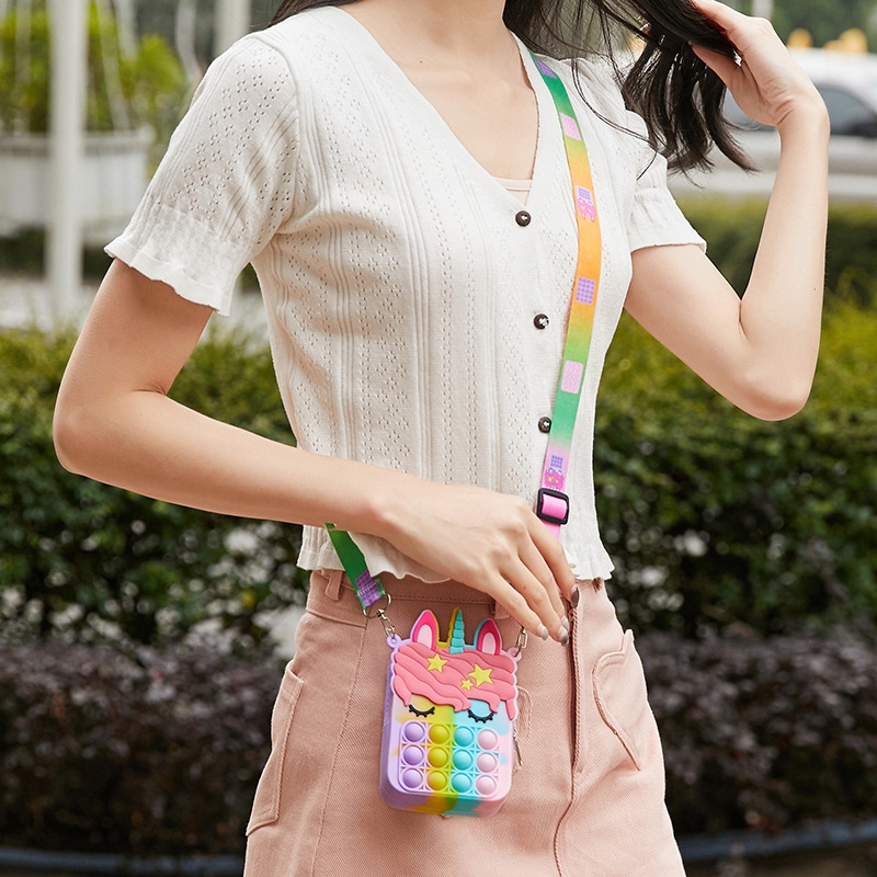 Baby Silicone Products Toy Girls Girls Bag MHC Hot Sellers Unicorn Stress Relief Silicone Bag Popular Fingertip Wallet