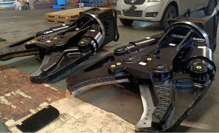 Opening 780mm Crusher Attachment For Excavator Yakai CTHB Hydraulic Shear 38-45 Tons