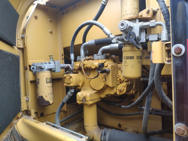 Preowned 23T Excavator with 1.2M Bucket Capacity CAT Engine Spain Showroom